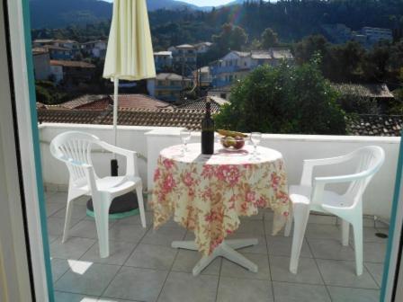 Apartment Milos Agios Nikitas