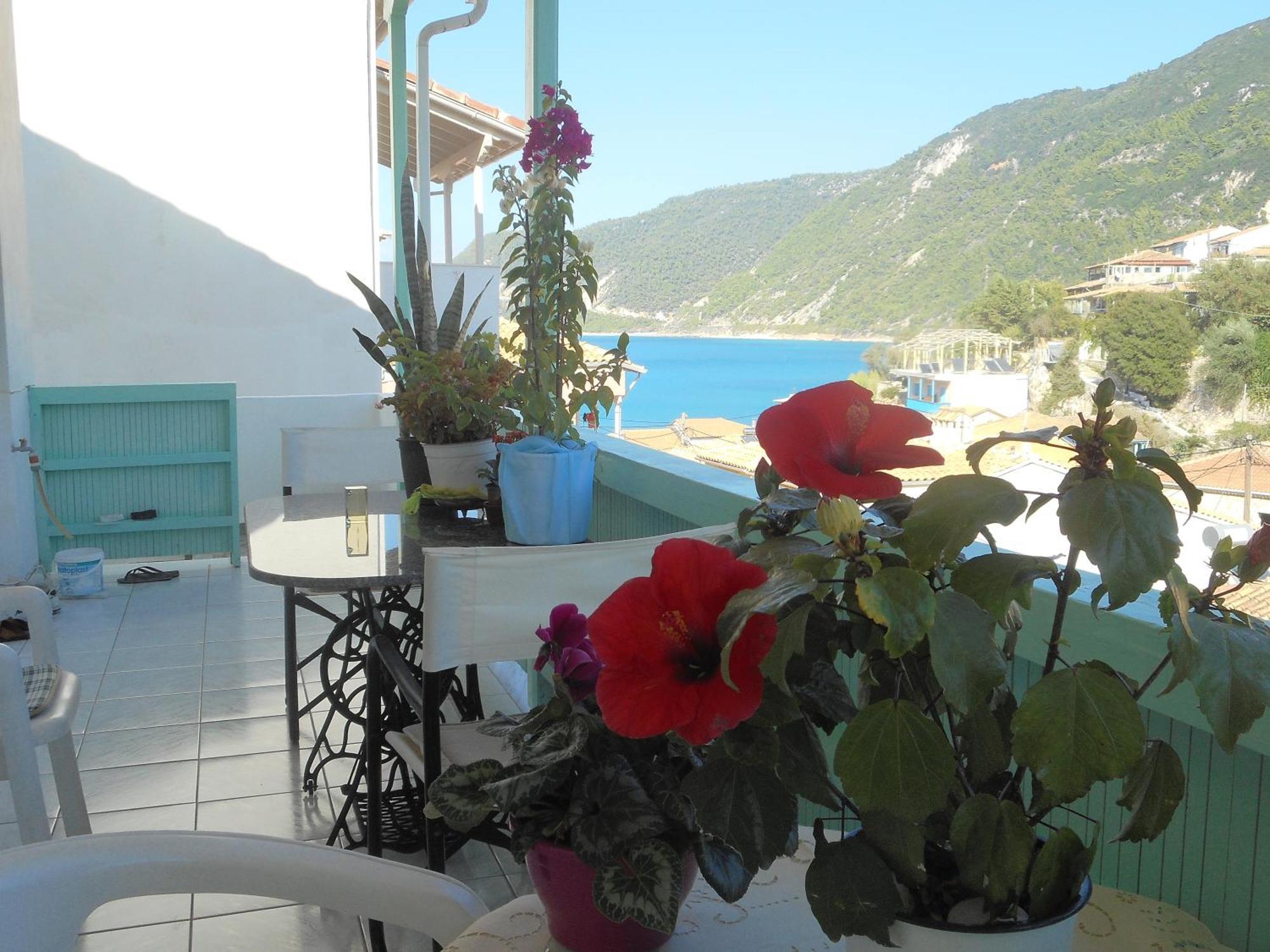 Milos Apartment Agios Nikitas