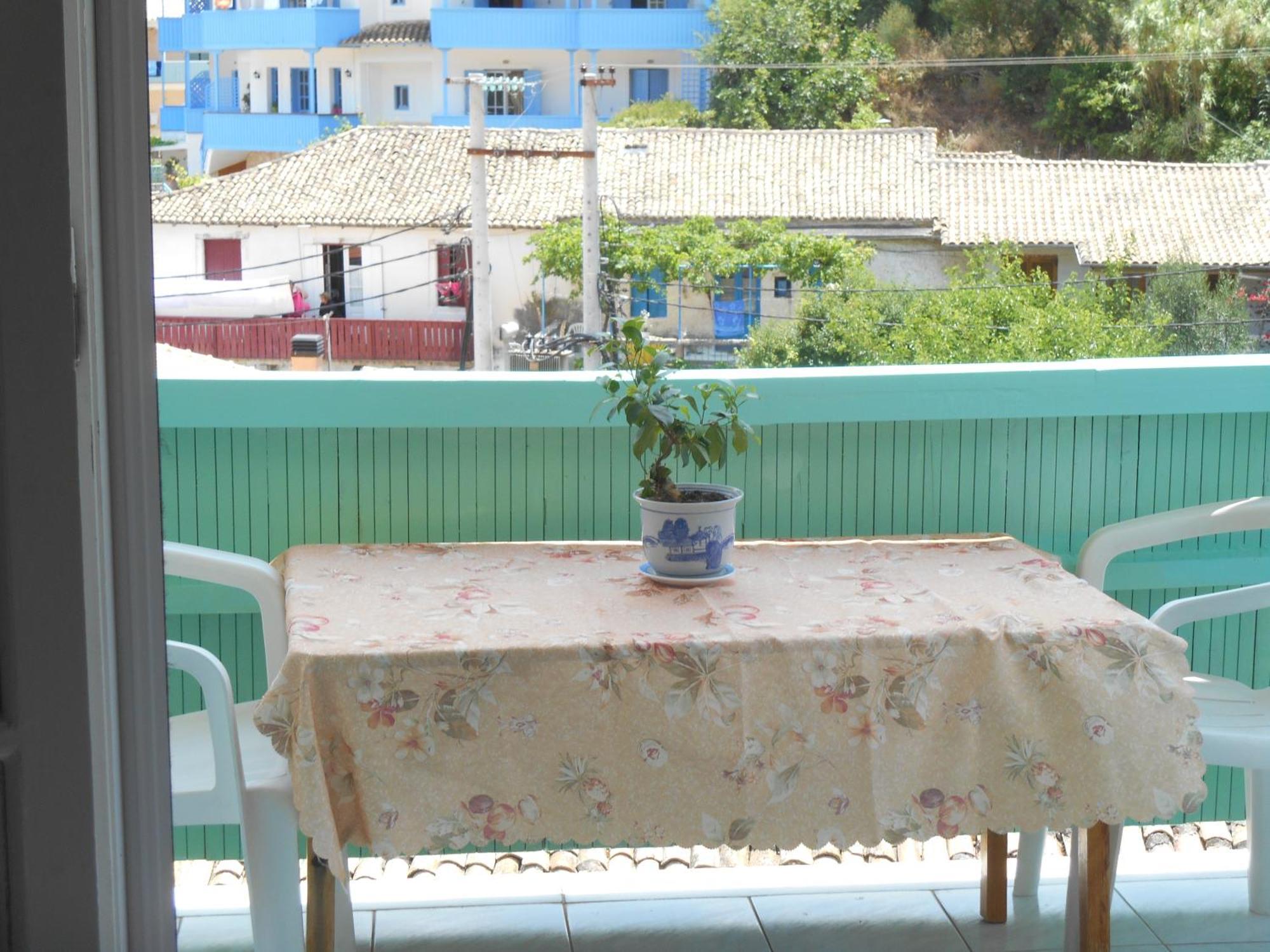 Milos Agios Nikitas